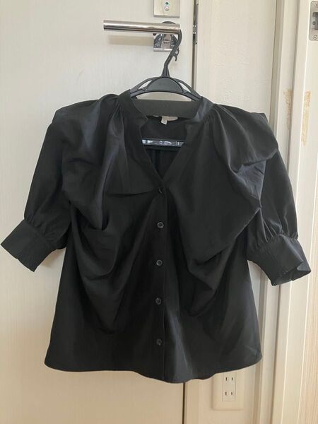 rienda リエンダ たっぷりギャザー 半袖 シャツ ブラウス トップス パフ スリーブ フリル デート 服 推し 量産