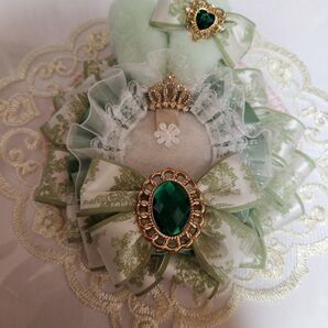 ハンドメイド ロゼット 痛ロゼット 57ミリ 緑 黄緑 うさ耳 耳付き