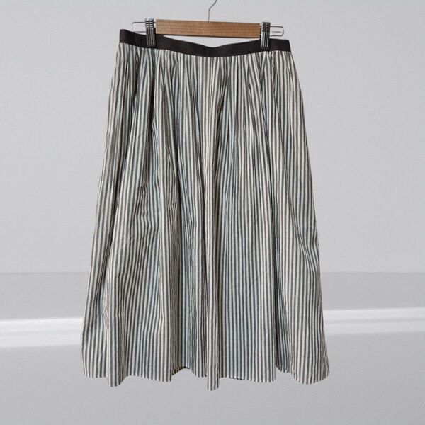 美品 MARGARET HOWELL マーガレットハウエル コットンストライプスカート コットン シルク グレーストライプ