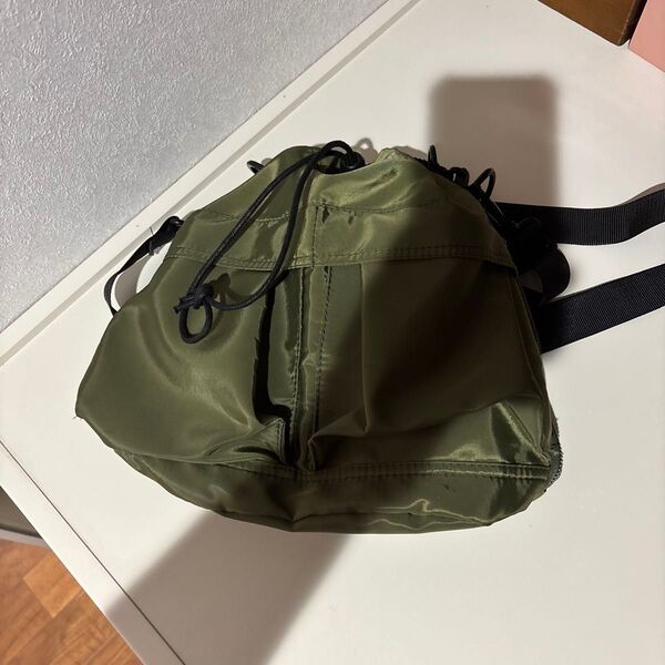 巾着バッグ カーキグリーン ナイロン ショルダーバッグ