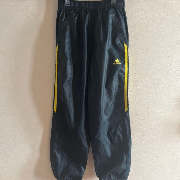 子供 adidas シャカシャカパンツ スポーツウェア