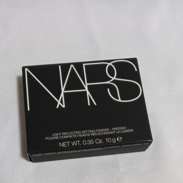 NARS ライトリフレクティングパウダー プレスト N