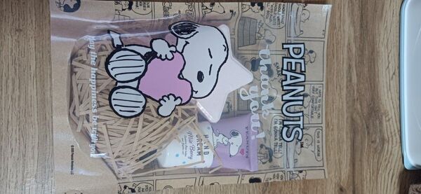 SNOOPY☆嬉しいプレゼント用//入浴剤&ハンドクリームセット(*^^*) スヌーピー