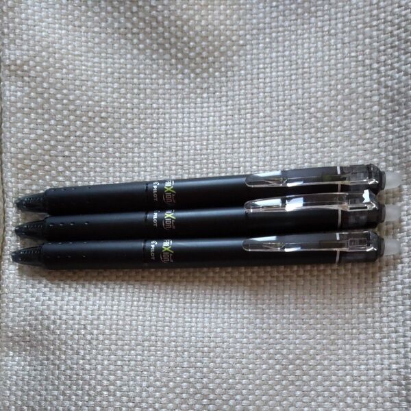 PILOT フリクションボールペン 黒 3本セット