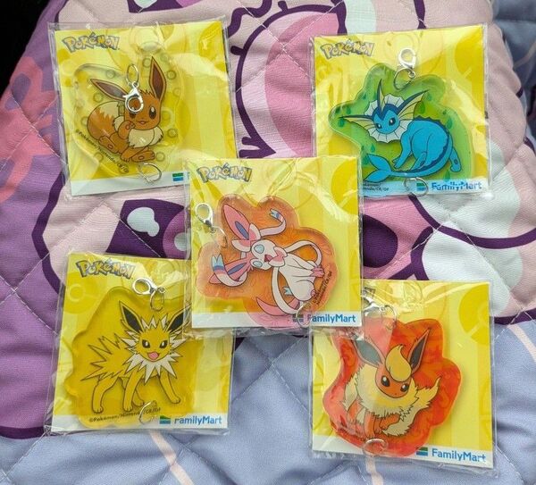 ファミマ × ポケモン アクリルキーホルダーセット