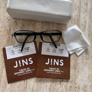 JINSのジュニア眼鏡 非球面レンズ 度数-1.00/-1.25、UVカット機能