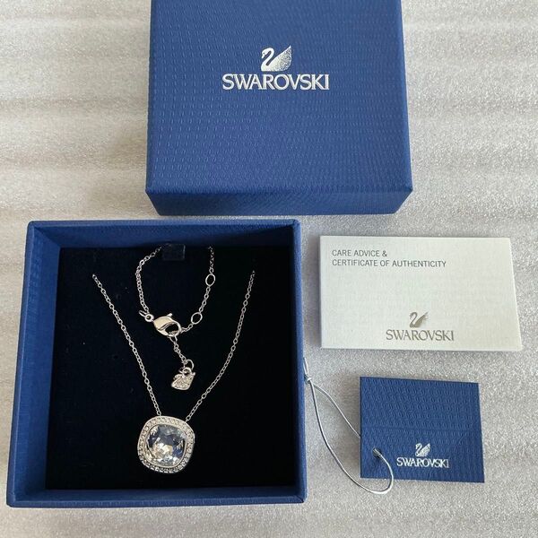 SWAROVSKI スワロフスキー Attract ネックレス