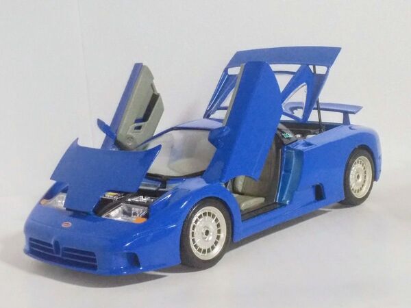 【希少美品】ブガッティ EB110 1991年 V型12気筒DOHC60バルブエンジン◆ブラーゴ 1/18 ミニカー イタリア製