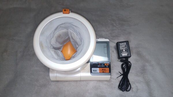 OMRON デジタル自動血圧計 HEM-1000