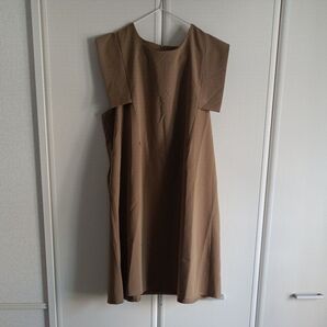 【新品】VERITE スクエアショルダーAラインチュニック