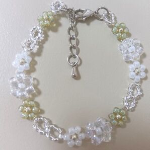 ハンドメイド ビーズ ブレスレット フラワーモチーフ 花 クリア 白 グリーン