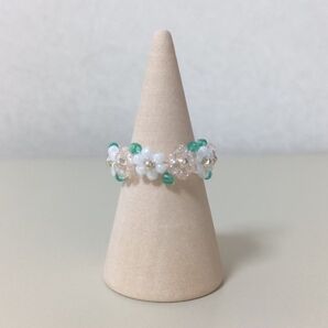 ビーズリング 指輪 フラワー お花 葉っぱ付き 白 ピンク