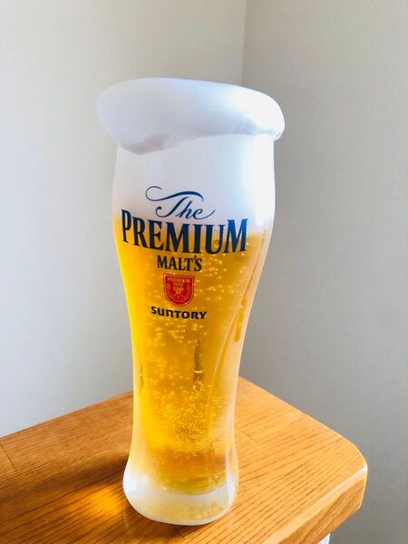 食品サンプル ビール 溢れる泡! プレモル 水滴付き