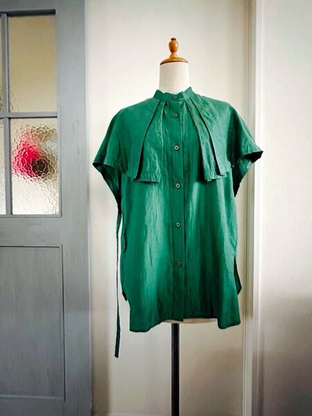 TRANOI/トラノイ big collar blouse グリーン ケープブラウス