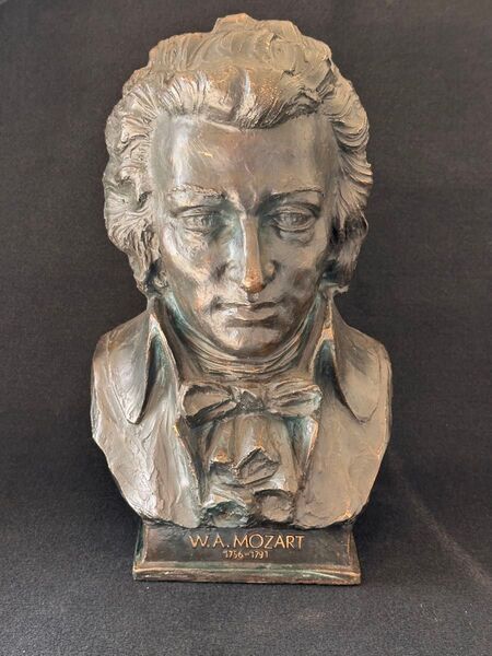 W.A.MOZART モーツァルト像 1756-1791 樹脂製 高さ約39cm インテリア