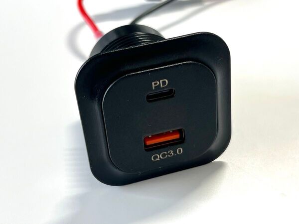 12 V/24 V 車両用USB充電器ソケット PD タイプ C + QC 3.0 電源コンセント LED デュアルポート