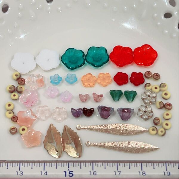 お花チェコビーズ アクセサリーパーツ ハンドメイド素材