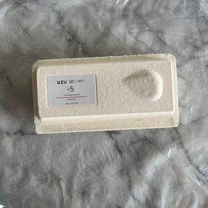 クーポンで200円引き! 新品未使用 ウズ UZU フローフシ 38℃/99°F リップトリートメント +5 オレンジ