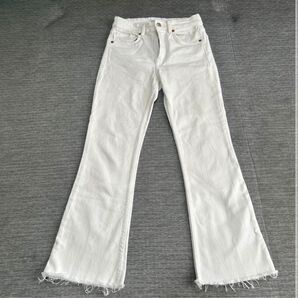 ZARA*ホワイトジーンズ*Sサイズ*フレアデニム