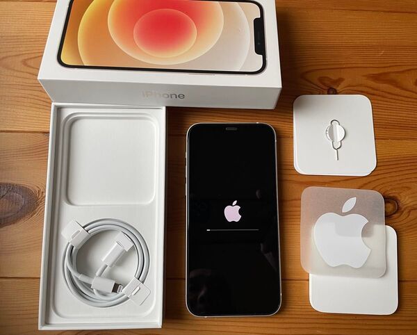 iPhone 12 SIMフリー ホワイト
