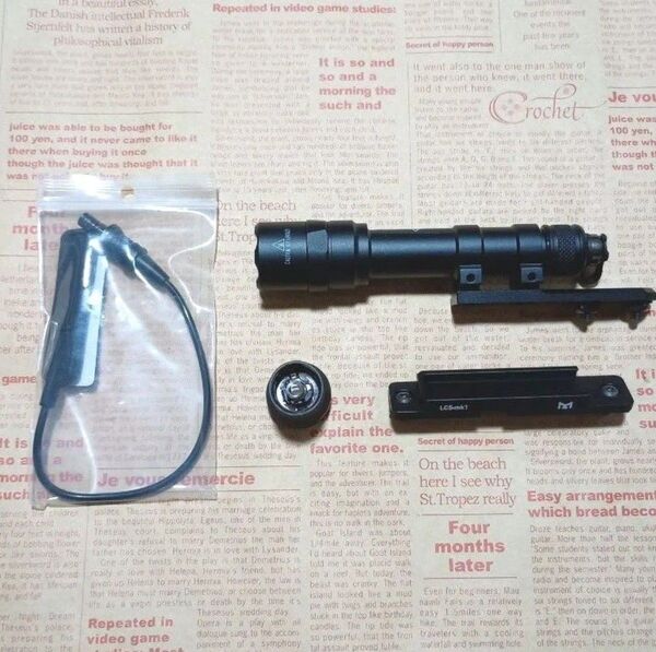 SUREFIRE M600タイプ フラッシュライト レプリカ M-Lok用マウント付属