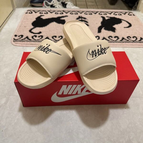 ☆ナイキ W NIKE VICTORI ONE SLIDE☆ 24㎝ 2025年パージョン