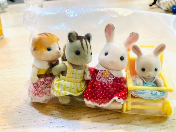 シルバニアファミリー 人形 うさぎ りす ねこ ベビーカー