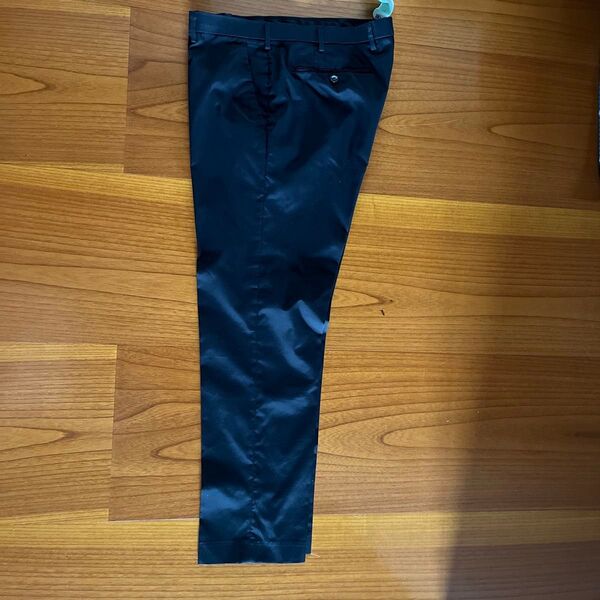 UNIQLO 感動パンツ 321-163913(62-13)黒スラックス W88