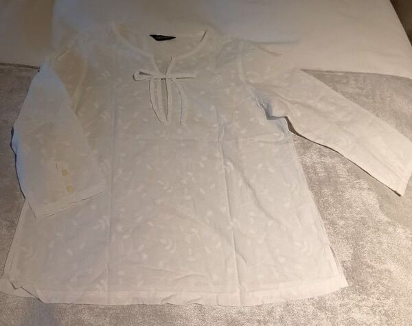EAST BOY白刺繍ブラウス可愛い綿100%Mサイズ ホワイトリボン