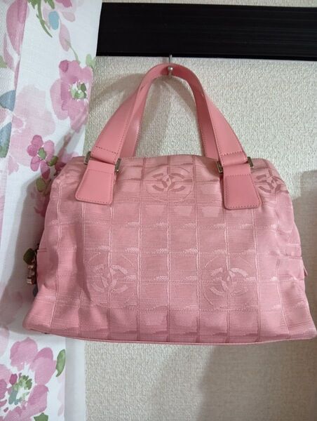 CHANELシャネルニュートラベルラインcocoチャームピンク ハンドバッグ美品