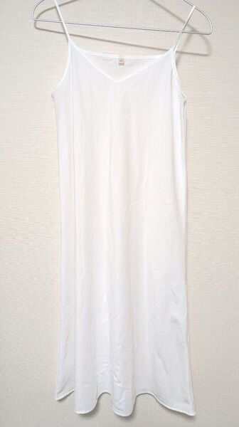 ユニクロ ペチコート ワンピース 白 ホワイト S ポリエステル 透け防止 スリップ 新品 未使用 夏 UNIQLO
