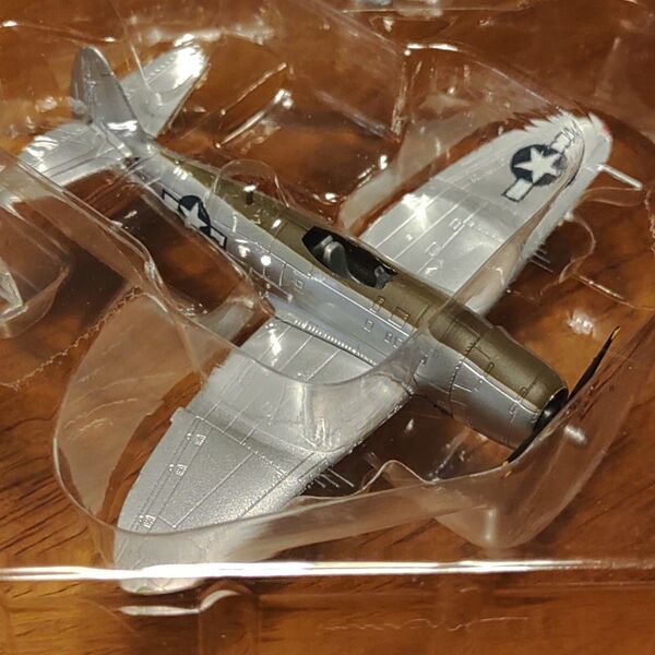 バンダイ ウイングクラブコレクションL3 1/144 リパブリック P-47D サンダーボルト 銀 ウイングキットコレクション