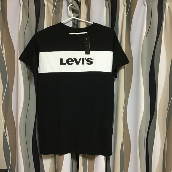 送料無料 新品　Levi's リーバイス　ロングTシャツ（L)