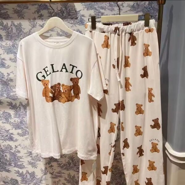 新品 未使用 ベアワンポイントTシャツ&ベア柄ロングパンツ ホワイト