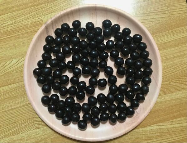 13mm 無患子(ムクロジ)の種子 108個+10個 穴開け済み 紐をサービス