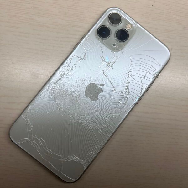 iPhone11 Pro 64GB SIMフリー 背面割れあり