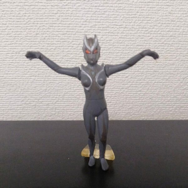 ワンダーカプセル ウルトラマンシリーズ 第2弾 闇の巨人/愛憎戦士カミーラ ウルトラマンティガ