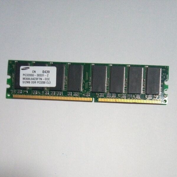 【ジャンク398】昔のメモリー 512MB DDRとシールが貼ってあります。 現状渡し、無保証
