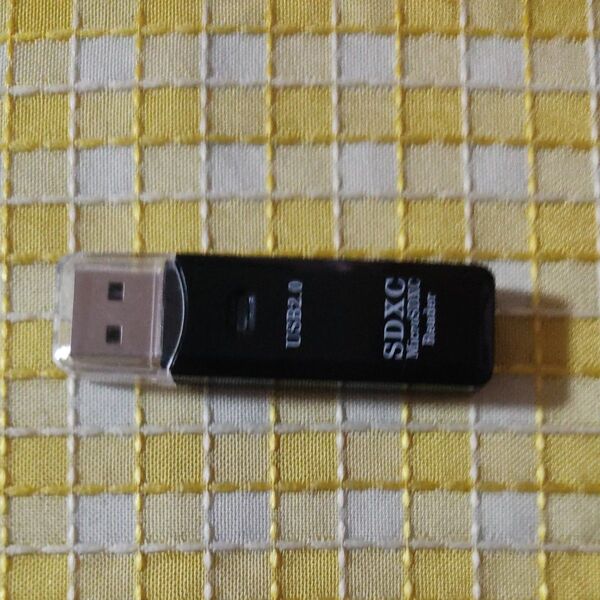 【便利398】SDカードとMicroSDカードに対応するUSBカードリーダー 現状渡し、無保証。
