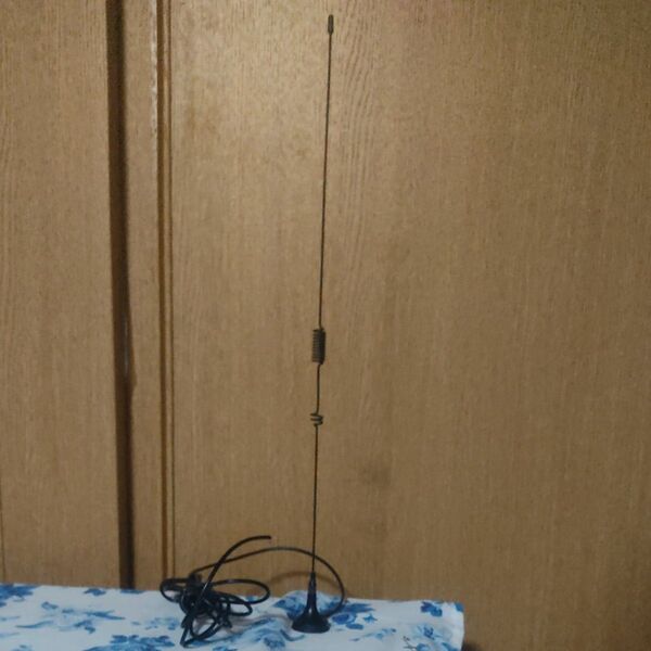 【ジャンク1200】マグネット 一体型 アンテナですが コネクター部分が取れているため この価格 特性確認済み 現状渡し、無保証。