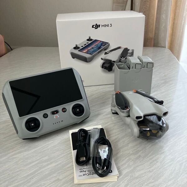 DJI Mini 3 新品 未使用品 未登録 撮影のため開封 バッテリー 3個付き充電しました。