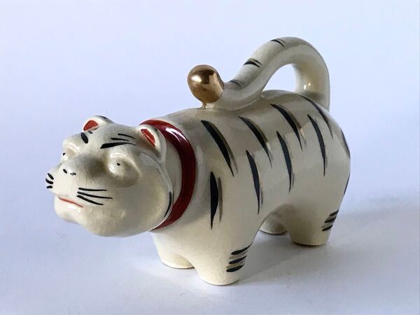 ビンテージ 陶器製 トラの置物 縁起物 干支 虎 寅 昭和レトロ 郷土玩具 民芸品