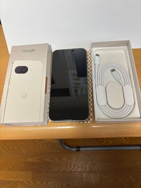 Google Pixel 9a Porcelain SIMフリー 128GB docomo版 クリアケース付き