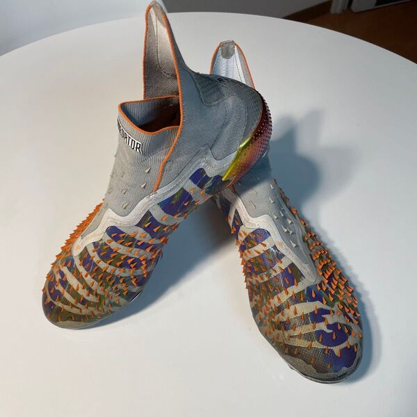 adidas「PREDATOR FREAK」ポール・ポグバ×ステラ・マッカートニーコラボ FG対応レースレスモデル