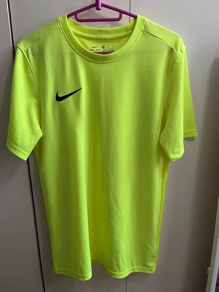 NIKEドライフィットTシャツsize Mキレイなイエロー背中はメッシュ!