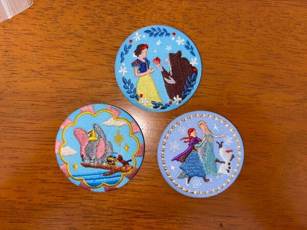 ディズニー Disney 刺繍缶バッジ 3つセット!