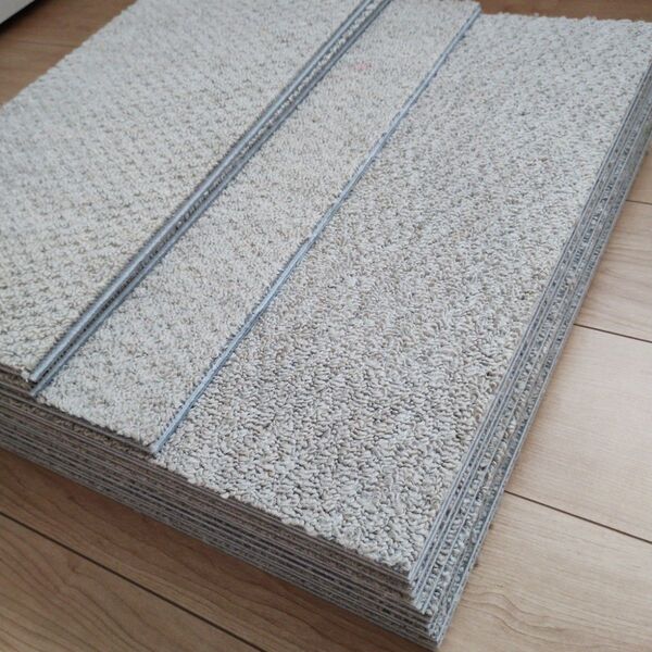 静床ライト 11枚+カット済み タイルカーペット 50×50cm シープホワイト 防音