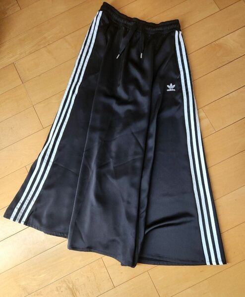 adidas アディダスオリジナルス ロングスカート