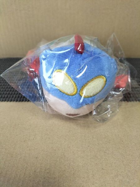 クレヨンしんちゃん アクション仮面 つままれマスコット ぬいぐるみ
