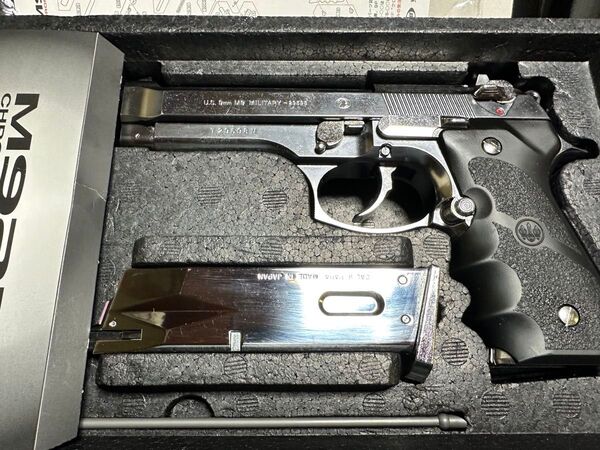 東京マルイ ベレッタ M92F クロームステンレス カスタム ガスガン